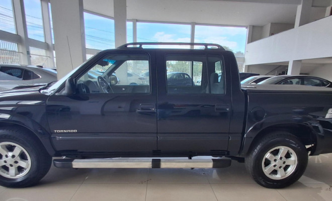 GM - Chevrolet S10 P-Up Tornado 2.8 TDI 4x2/4x4 CD Dies 2008 Diesel-6