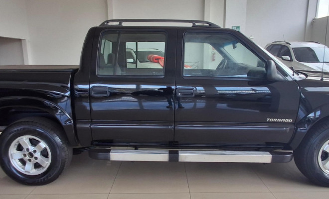 GM - Chevrolet S10 P-Up Tornado 2.8 TDI 4x2/4x4 CD Dies 2008 Diesel-5