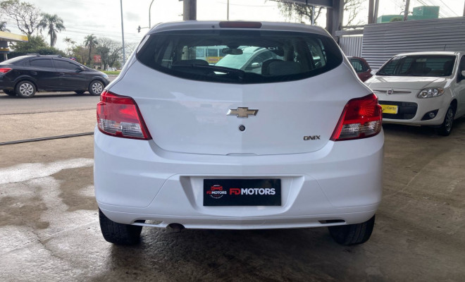 GM - Chevrolet ONIX HATCH LS 1.0 8V FlexPower 5p Mec. 2016 Flex-4