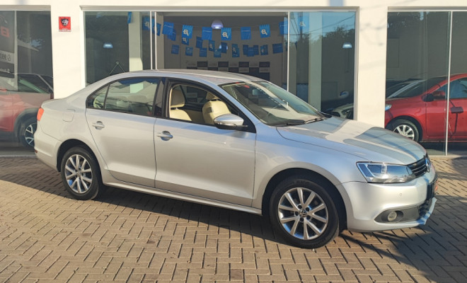 VW - VolksWagen JETTA Comfortline  2.0 T.Flex 8V 4p Mec. 2012 Flex-0