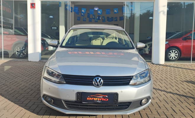 VW - VolksWagen JETTA Comfortline  2.0 T.Flex 8V 4p Mec. 2012 Flex-1