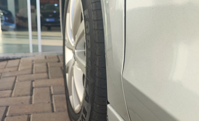 VW - VolksWagen JETTA Comfortline  2.0 T.Flex 8V 4p Mec. 2012 Flex-4