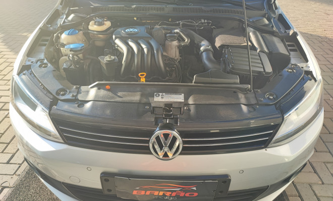 VW - VolksWagen JETTA Comfortline  2.0 T.Flex 8V 4p Mec. 2012 Flex-2