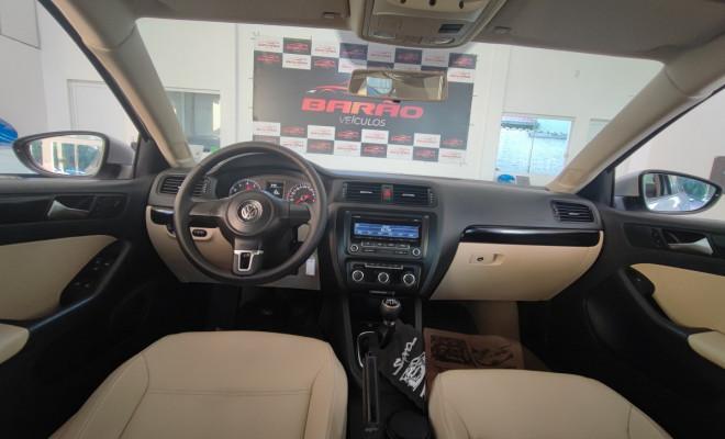 VW - VolksWagen JETTA Comfortline  2.0 T.Flex 8V 4p Mec. 2012 Flex-5