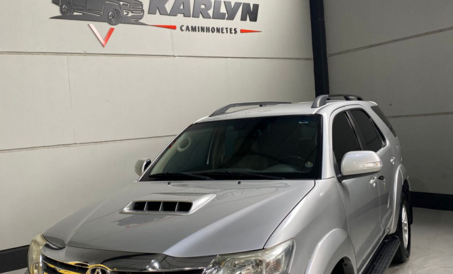 Toyota Hilux SW4 SRV D4-D 4x4 3.0 TDI Dies. Aut 2012 Diesel-1
