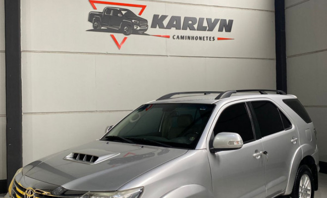 Toyota Hilux SW4 SRV D4-D 4x4 3.0 TDI Dies. Aut 2012 Diesel