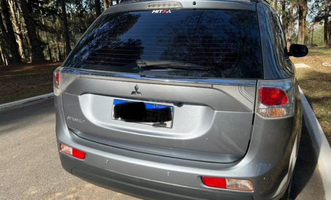 Mitsubishi OUTLANDER 2.0 16V 160cv Aut. 2014 Gasolina-3