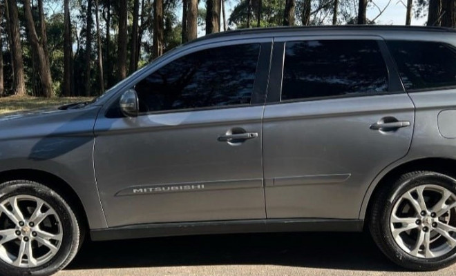 Mitsubishi OUTLANDER 2.0 16V 160cv Aut. 2014 Gasolina-4