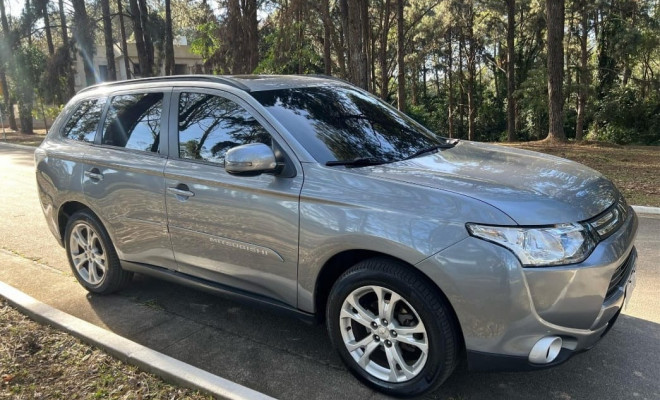 Mitsubishi OUTLANDER 2.0 16V 160cv Aut. 2014 Gasolina