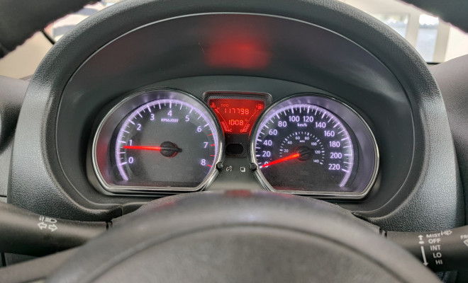 Nissan VERSA SV 1.6 16V Flex Fuel 4p Mec. 2014 Flex-5