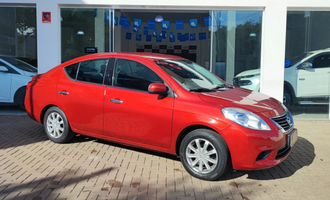 Nissan VERSA SV 1.6 16V Flex Fuel 4p Mec. 2014 Flex-6