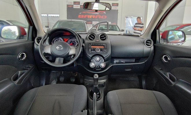 Nissan VERSA SV 1.6 16V Flex Fuel 4p Mec. 2014 Flex-4