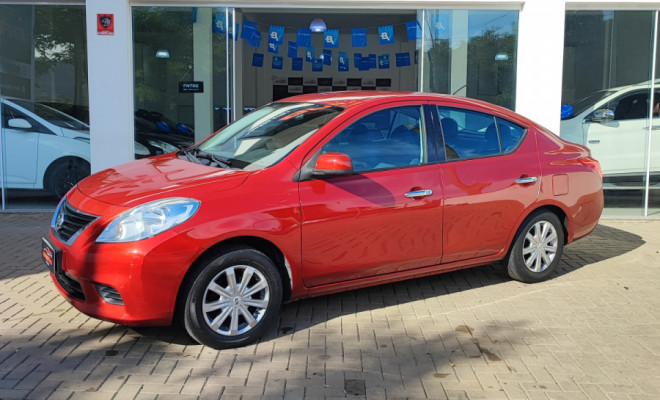 Nissan VERSA SV 1.6 16V Flex Fuel 4p Mec. 2014 Flex
