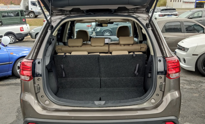 Mitsubishi OUTLANDER HPE-S 2.2 Diesel 4x4 Aut. 2021 Diesel-7