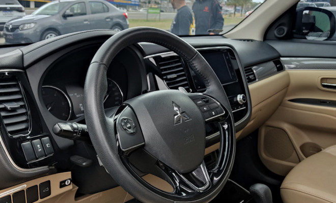 Mitsubishi OUTLANDER HPE-S 2.2 Diesel 4x4 Aut. 2021 Diesel-5