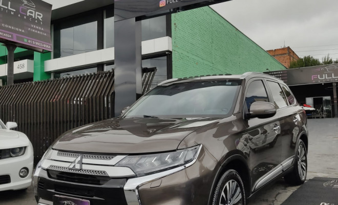 Mitsubishi OUTLANDER HPE-S 2.2 Diesel 4x4 Aut. 2021 Diesel