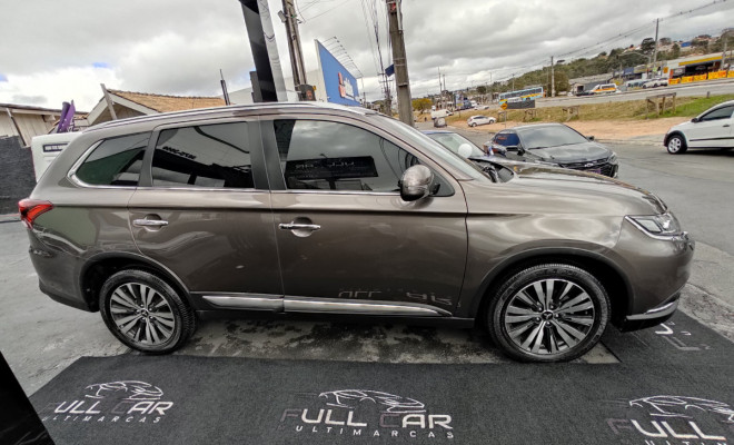 Mitsubishi OUTLANDER HPE-S 2.2 Diesel 4x4 Aut. 2021 Diesel-12