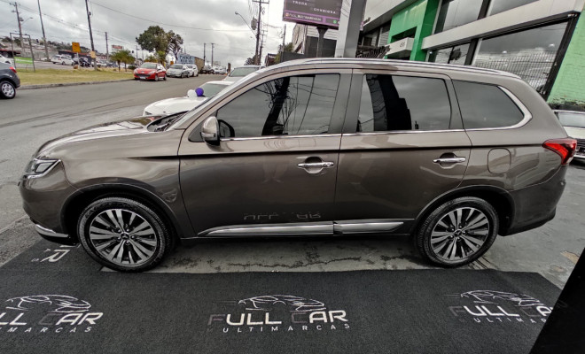 Mitsubishi OUTLANDER HPE-S 2.2 Diesel 4x4 Aut. 2021 Diesel-11