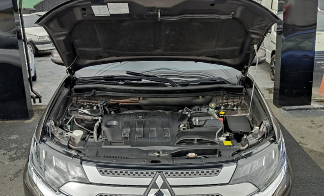 Mitsubishi OUTLANDER HPE-S 2.2 Diesel 4x4 Aut. 2021 Diesel-8