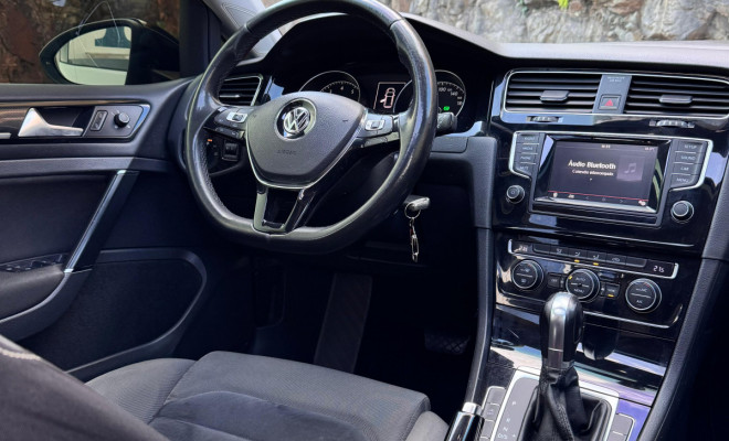 VW - VolksWagen Golf Highline 1.4 TSI 140cv Aut. 2015 Gasolina-1