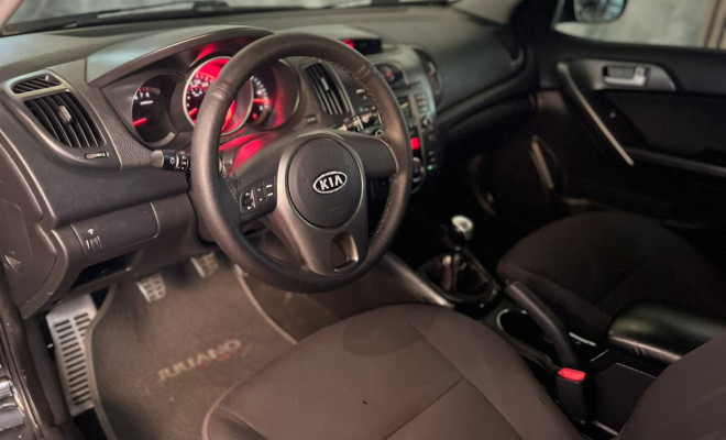 Kia Motors Cerato 1.6 16V Mec. 2011 Flex-3