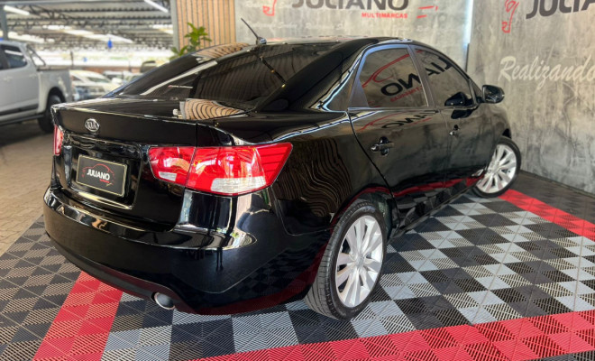 Kia Motors Cerato 1.6 16V Mec. 2011 Flex-1