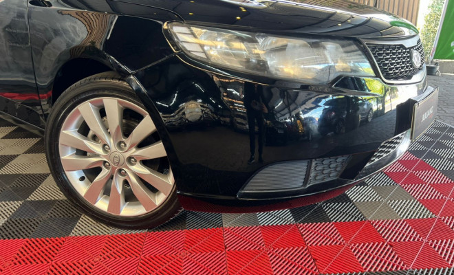 Kia Motors Cerato 1.6 16V Mec. 2011 Flex-9