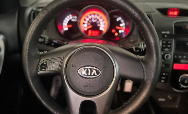 Kia Motors Cerato 1.6 16V Mec. 2011 Flex-7