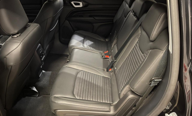 Jeep Commander Longitude T270 1.3 TB Flex Aut 2025-14