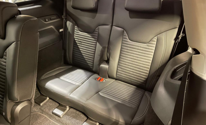 Jeep Commander Longitude T270 1.3 TB Flex Aut 2025-15