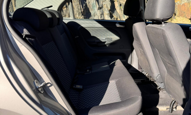 VW - VolksWagen VOYAGE Comfortline  1.0 T.Flex 8V 4p 2015 Flex-9