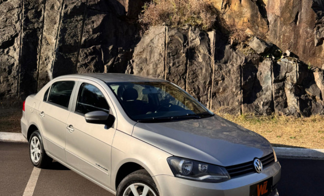 VW - VolksWagen VOYAGE Comfortline  1.0 T.Flex 8V 4p 2015 Flex