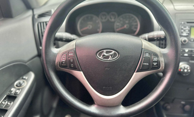 Hyundai i30 2.0 16V 145cv 5p Aut. 2010 Gasolina-9