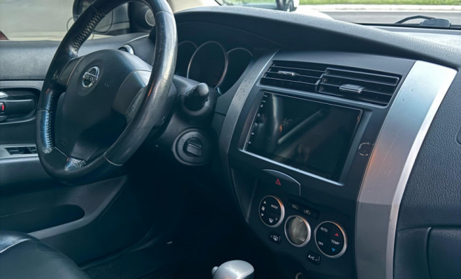 Nissan LIVINA X-GEAR SL/X-GEAR 1.8 Flex F. Aut. 2012 Flex-8