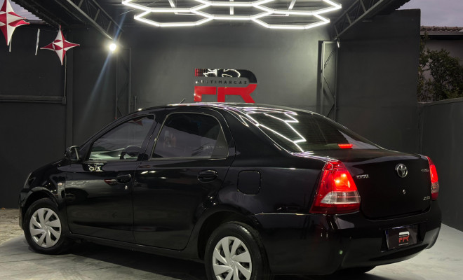 Toyota ETIOS X 1.3 Flex 16V 5p Mec. 2013 Flex-1
