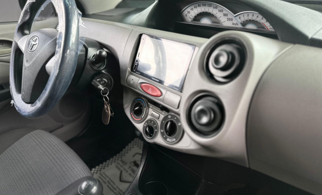 Toyota ETIOS X 1.3 Flex 16V 5p Mec. 2013 Flex-10