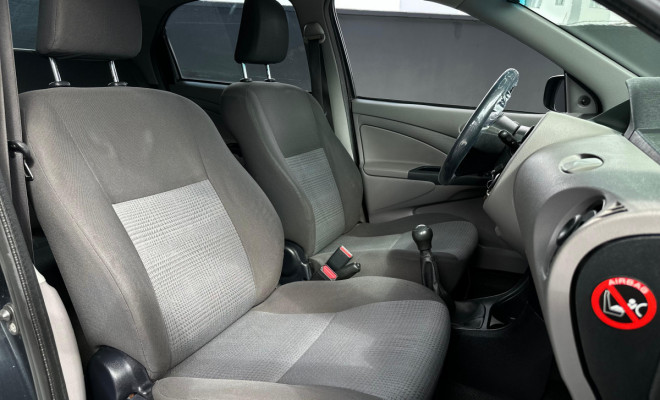 Toyota ETIOS X 1.3 Flex 16V 5p Mec. 2013 Flex-9