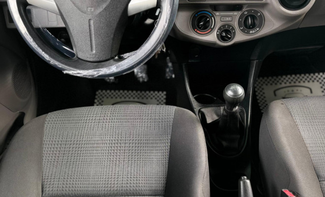 Toyota ETIOS X 1.3 Flex 16V 5p Mec. 2013 Flex-4