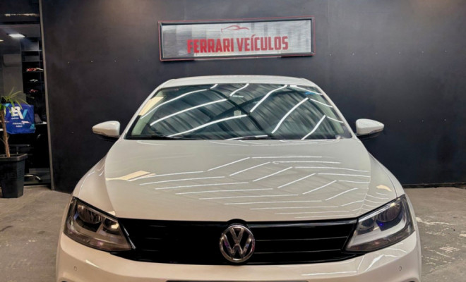 VW - VolksWagen JETTA Trendline 1.4 TSI 16V 4p  Aut. 2016 Flex-0