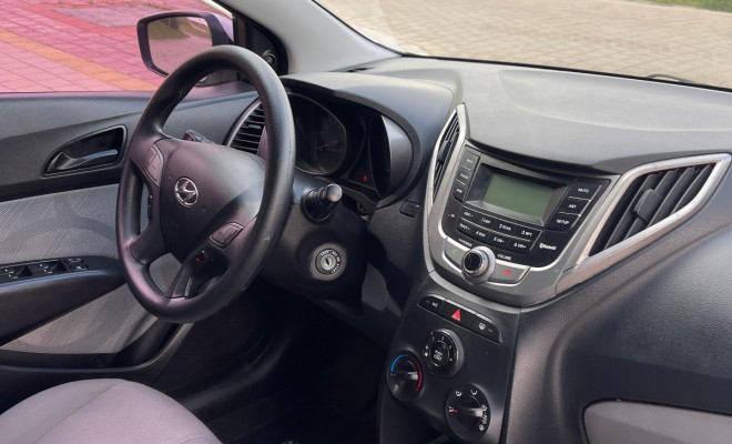 HB20S C.Plus 1.0 2015-4