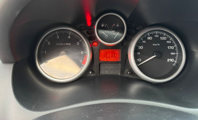 Peugeot 207 XR 1.4 Flex 8V 5p 2011 Flex-17