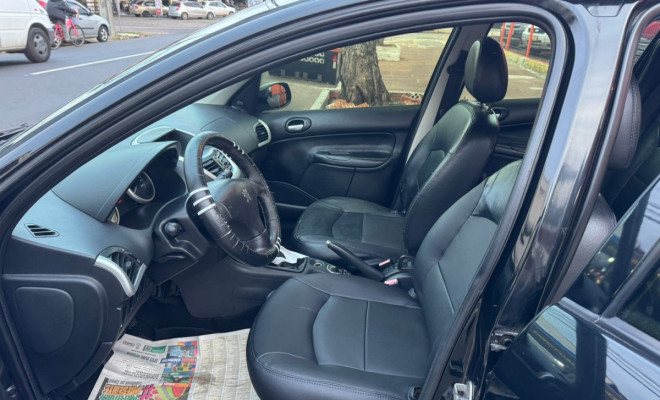 Peugeot 207 XR 1.4 Flex 8V 5p 2011 Flex-11