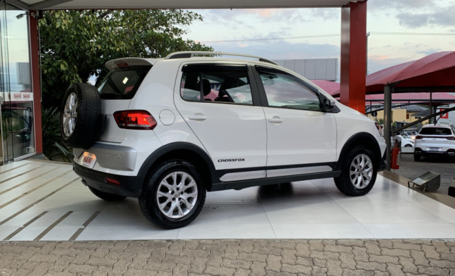 VW - VolksWagen CROSSFOX  1.6 T. Flex 16V 5p 2016 Flex-2
