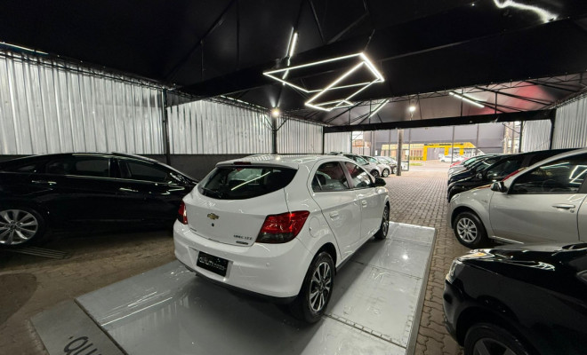 GM - Chevrolet ONIX HATCH LTZ 1.4 8V FlexPower 5p Aut. 2015 Flex-2