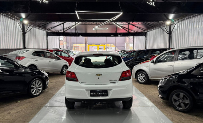 GM - Chevrolet ONIX HATCH LTZ 1.4 8V FlexPower 5p Aut. 2015 Flex-3