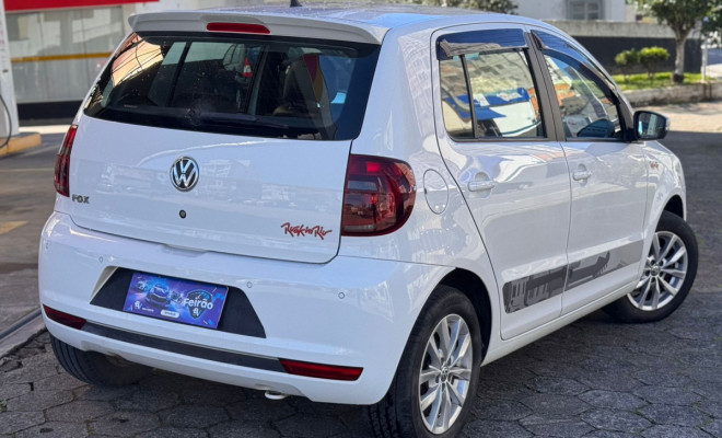 VW - VolksWagen Fox Rock in Rio 1.6 Mi Total Flex 8V 5p 2013 Flex-4
