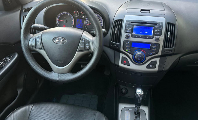 Hyundai i30 2.0 16V 145cv 5p Aut. 2011 Gasolina-4