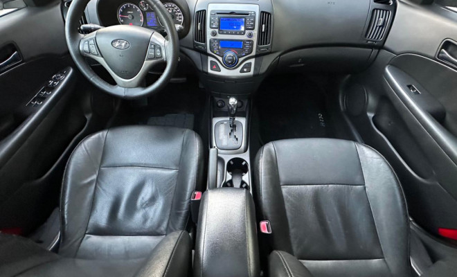 Hyundai i30 2.0 16V 145cv 5p Aut. 2011 Gasolina-5
