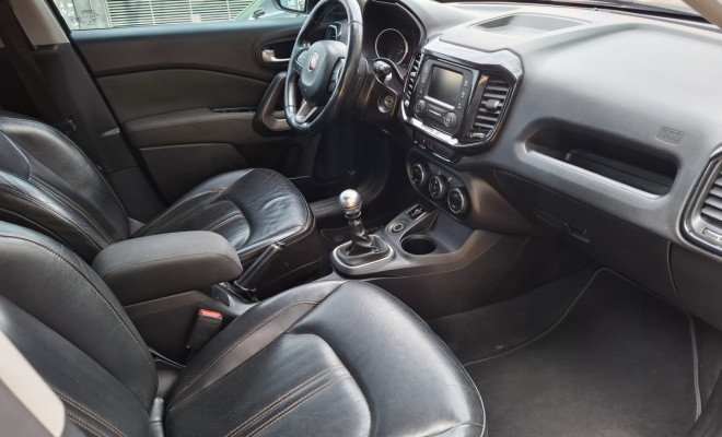 Fiat Toro Freedom 2.0 16V 4x2 TB Diesel Mec. 2017 Diesel-12