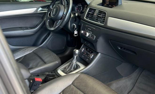 Audi Q3 1.4 TFSI/TFSI Flex S-tronic 5p 2016 Gasolina-13